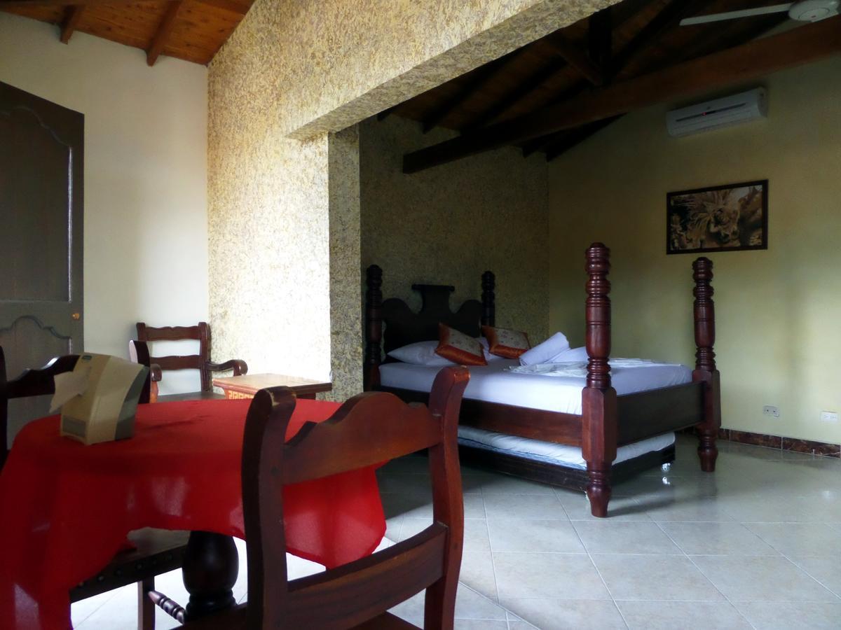 Casa Morales Santa Fe Santa Fe de Antioquia Bagian luar foto